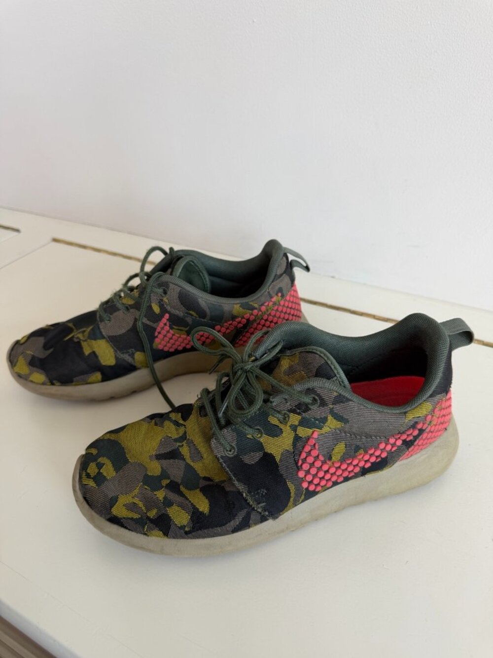 Nike Roshe One Premium Plus Camo Hot Lava Women’s Size 7 Sneakers